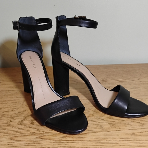 Gianni Bini Joenah Black Ankle Strap Block Heels Size 8 Medium - Picture 3 of 9